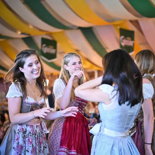 Quelle_Festbieranstich_VF_Herbst_25_MesseWels (119).jpg